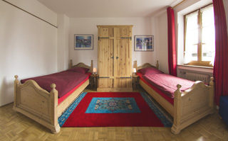 Schlafzimmer mit 2 Einzelbetten (100x200cm)